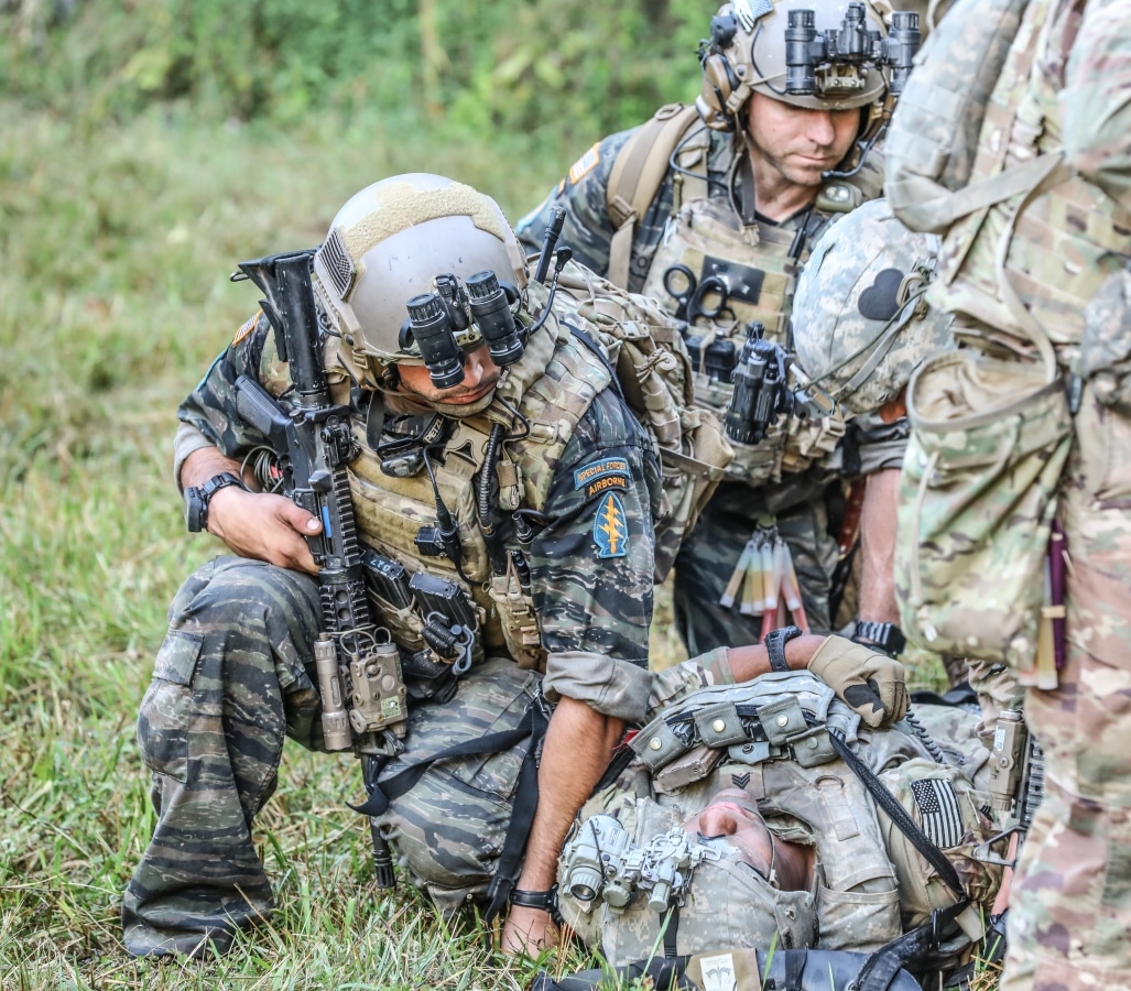 U.S. Army Special Forces partner with Screaming Eagles for raid.