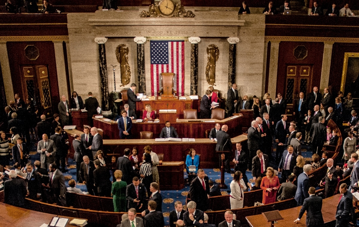Washington, DC., USA, January 3, 2017 Members of the 115th congress and their familes mingle on the house floor while attending the joint session