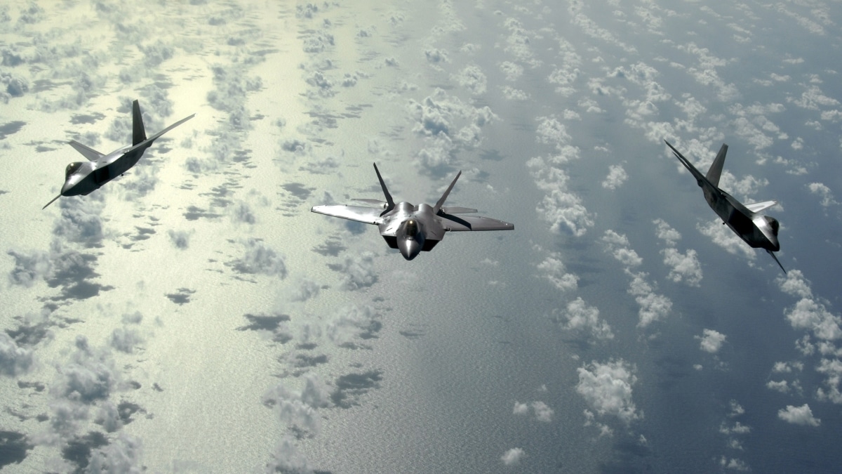 F-22 Raptor fighter jet (Flight, formation, flyby, landing, take off, bombing, dog fight, refueling, firing missile)