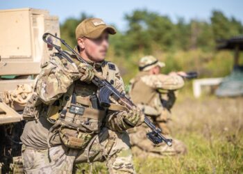 Ukrainian special forces pull security while conducting sensitive sight exploitation on a targeted house during Combined Resolve 18 at Hohenfels, Germany