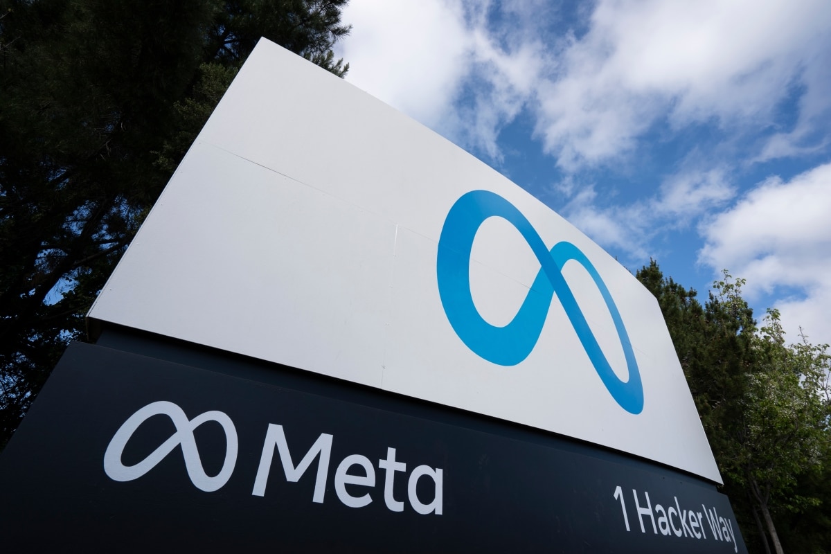 Menlo Park, CA, USA - Apr 30, 2022: Closeup of the Meta sign at the entrance to the Meta Platforms headquarters in Menlo Park, California. Meta Platforms, Inc. is an American tech conglomerate.