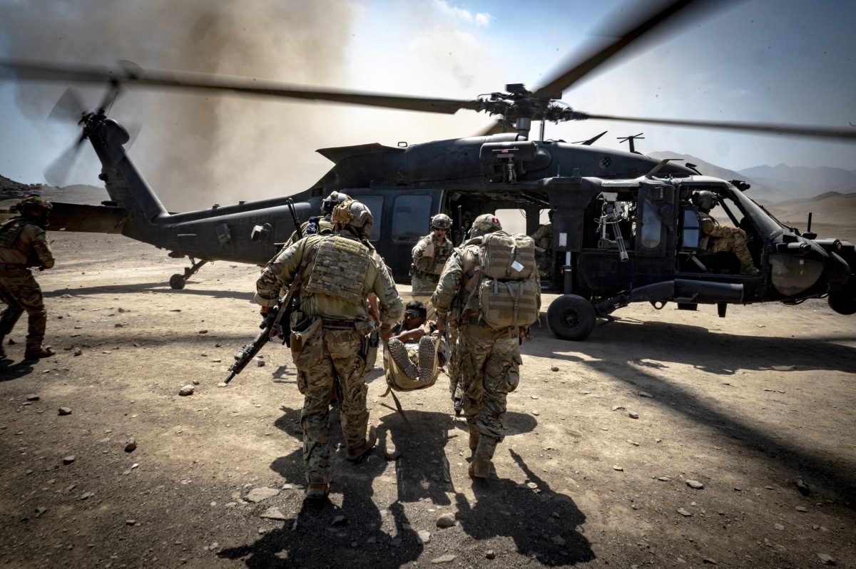 U.S. Air Force Special Warfare operators assigned to the Kentucky Air National Guard’s 123rd Special Tactics Squadron conduct a casualty evacuation