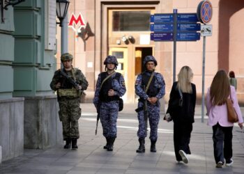 Moscow Russia - June 24, 2023:Red Square and the surrounding area during the Yevgeny Prigozhin riot. military with weapons on the streets of Moscow.