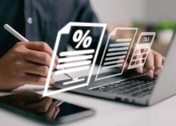 With the earning payment person concept, calculate payroll, salary, or wage. Accounting paycheck documentation and financial fee incentive for company employees. Percentage of the loan.