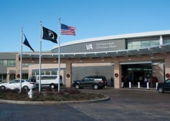 Montgomery, Ala. – Officials from Veterans Affairs join Alabama Congressional Representatives and Maxwell Air Force Base officers to formally open the Central Alabama Veterans Health Care System's new Montgomery Veterans Affairs Clinic (MVAC), Dec. 14, 2015.