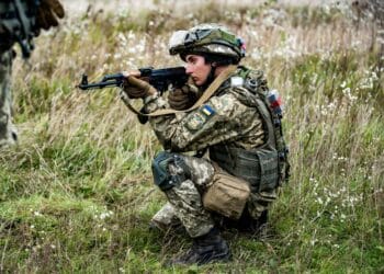 Soldiers of the Engineer Company in the 53rd Mechanized Brigade from the Armed forces of Ukraine pull security and deploy antipersonnel mines during field training at Rapid Trident 2021. Rapid Trident 2021 involves approximately 6,200 personnel from 12 nations, Sept. 20- Oct. 1, 2021