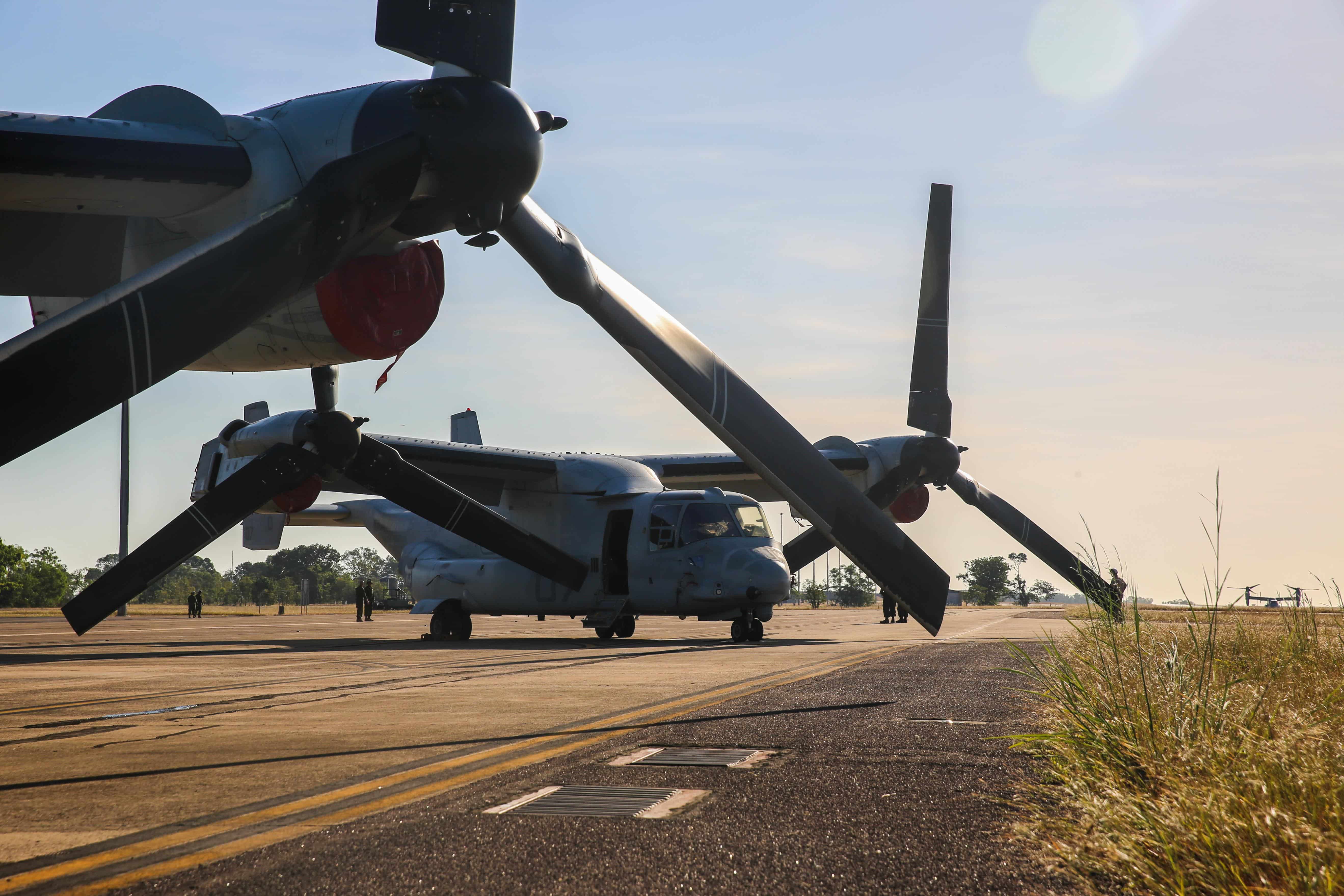 An MV-22 Osprey tilt-rotor aircraft lands at Royal Australian Air Force Base Darwin.