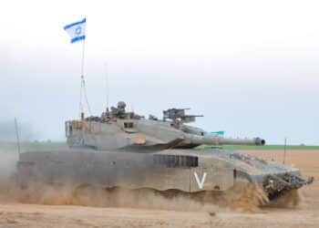 israel south 21/7/2014 south idf tanks are heading fast toward crossing the gaza border in israel gaza conflict