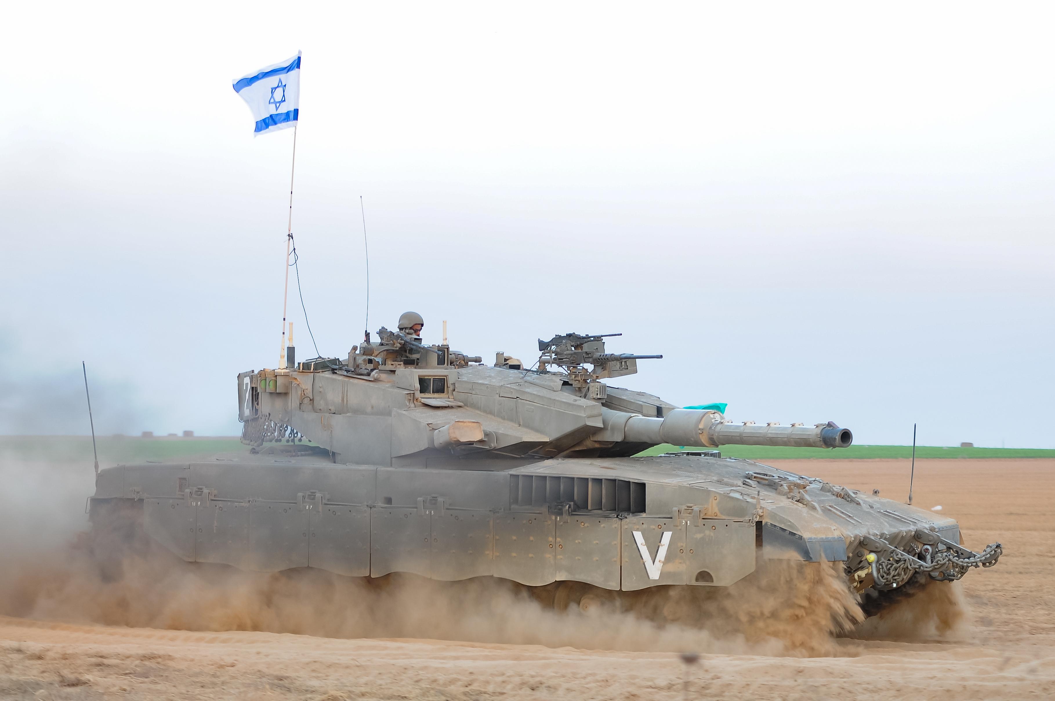 israel south 21/7/2014 south idf tanks are heading fast toward crossing the gaza border in israel gaza conflict