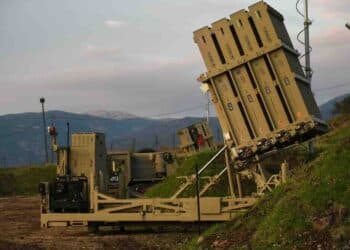 Israeli Airstrikes Target Hezbollah Commanders in Southern Lebanon