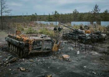 Russian Assaults Disrupt Ukrainian Defenses in Chasiv Yar