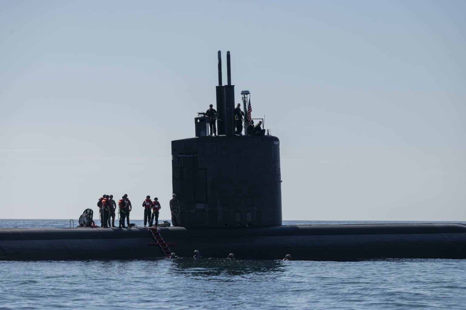 U.S. Navy SEALs and Submarine Conduct Joint Drill in Pacific Amid
