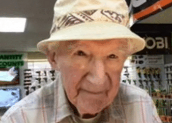 Community Raises Over $365,000 for 90-Year-Old Veteran Facing Eviction After Viral TikTok