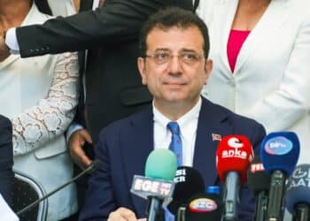 Turkish Authorities Arrest Istanbul Mayor in Major Political Crackdown