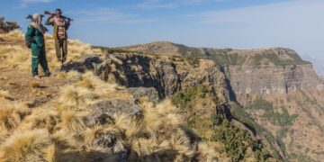 Video Appears to Show Fano Militia Firing Improvised Single-Shot Device at Ethiopian Republican Guard