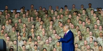 Trump Signs Executive Order Vowing to Defend Qatar After Israeli Strike