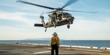 Army Pilot Receives Medal of Honor for Maduro Raid