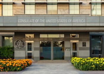 22 Dead as Shiite Mobs Breach U.S. Consulate in Karachi, Torch UN Offices in Northern Pakistan