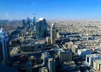 Riyadh Residents Receive First Hostile-Threat Alert as Iran Strikes Saudi Capital Ahead of Regional Summit