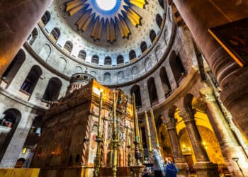 Uneven Enforcement Exposed as Israel Restores Latin Patriarch’s Access to Holy Sepulchre After Palm Sunday Ban