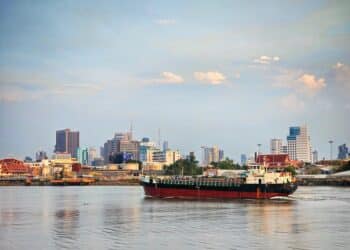 Strait of Hormuz Shippers Turn to Ukrainian Drone Firm for Counter-UAS Protection