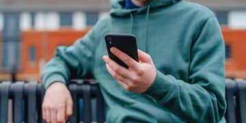 Federal Age Verification Bill Targets Every U.S. Operating System as Open-Source Linux Fights Back