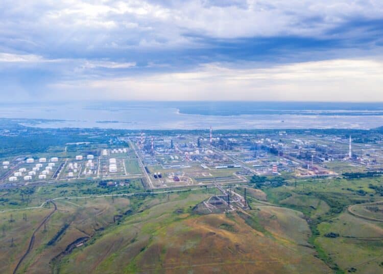 Ukraine Drones Strike Syzran Refinery Again, Deepening Russia’s Fuel Export Crisis