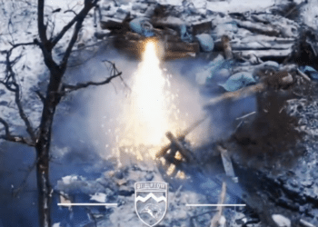 Russian Soldiers Escape After Thermite Drone Lodges in Dugout Entrance
