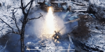 Russian Soldiers Escape After Thermite Drone Lodges in Dugout Entrance