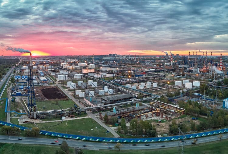 Ukrainian Drones Strike Moscow Refinery in One of the War’s Largest Capital Attacks