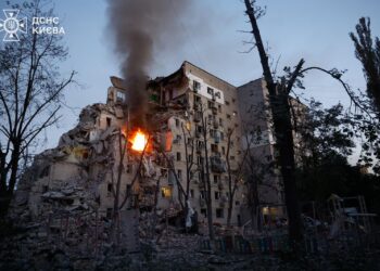 Russia Kills 27 in Largest Kyiv Strike of the War, Ballistic Missiles Pierce Air Defense
