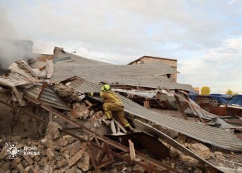 Russian Strikes Kill 12 in Ukraine as Drone Campaign Halts Azov Shipping