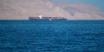 U.S. Reimposes Iran Blockade, Drops Hormuz Toll for Gulf Deals as Ceasefire Unravels